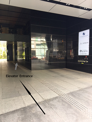 Carre MOJI Elevator entrance